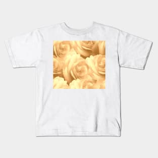 Seamless floral pattern of yellow roses. Kids T-Shirt